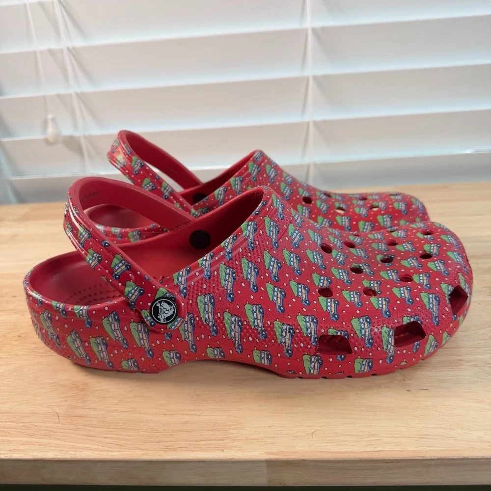 Crocs Vineyard Vines x Clogs Men's Red Christmas Tree Car Print Slip-On  - 11